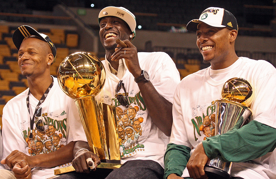 08年绿凯击败湖人夺冠 皮尔斯21+6当选FMVP 加内特雷阿伦表现如何