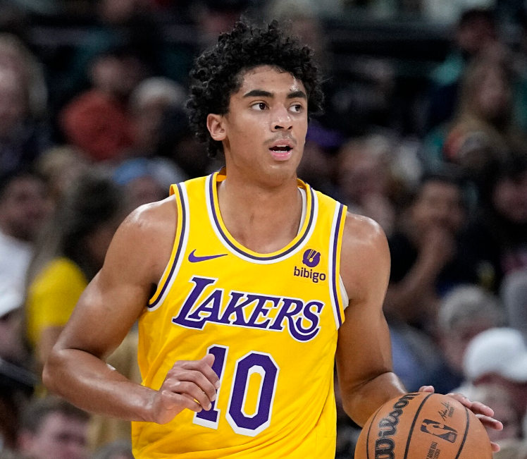 63%湖蜜同意与独行侠再交易：4换3迎莱夫利+华盛顿 湖人重铸防守