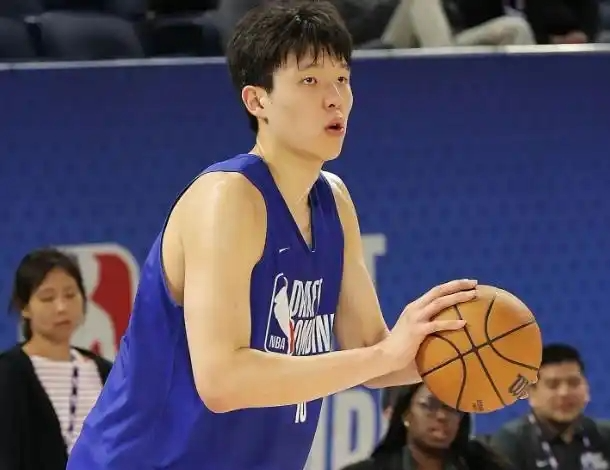 选秀倒计时！杨瀚森10队试训表现获认可，NBC预测76人35顺位选中