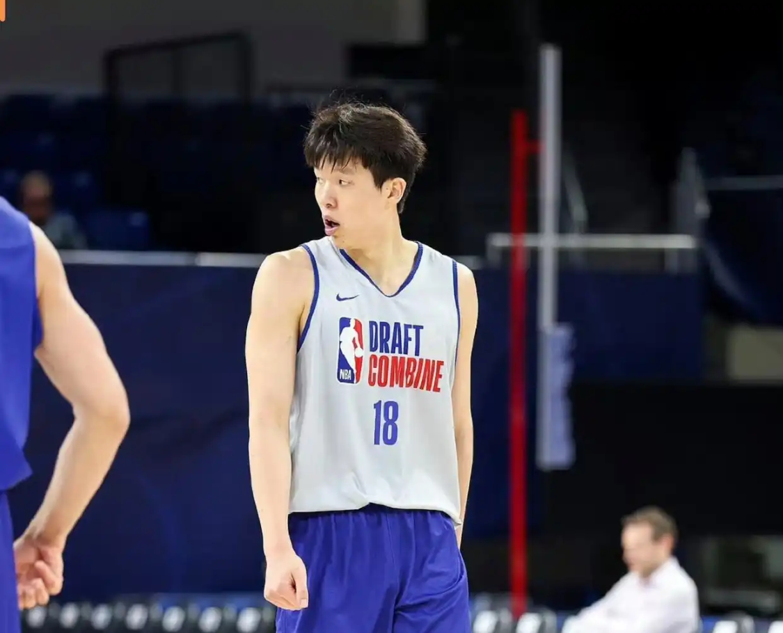 选秀倒计时！杨瀚森10队试训表现获认可，NBC预测76人35顺位选中