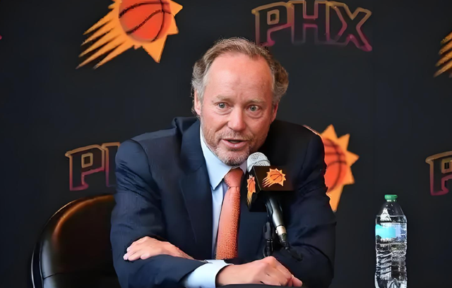 开云入口-又是一笔大买断？1.1亿合约！湖人勇士要准备接盘？