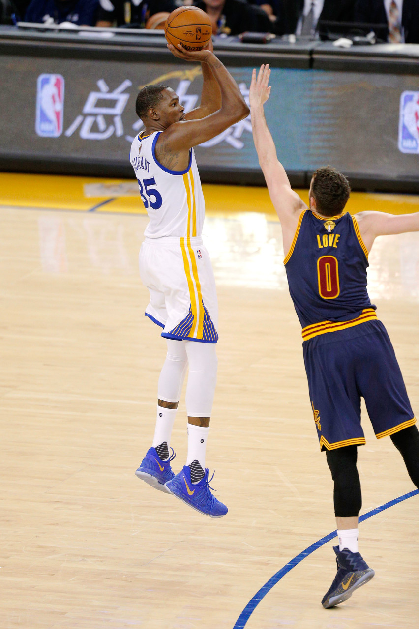 开云-总决赛单场40+什么水平？仅30人做到 张伯伦仅1次 第一竟不是神！