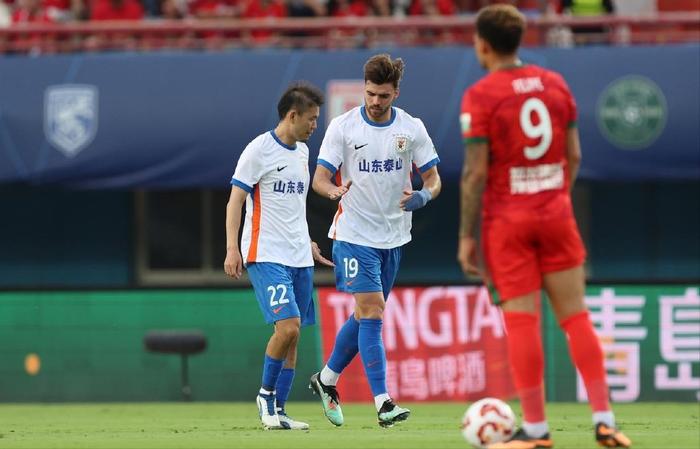 开云在线-239次犯规+5红38黄!泰山队犯规、红黄牌三榜第一,全队心态失衡