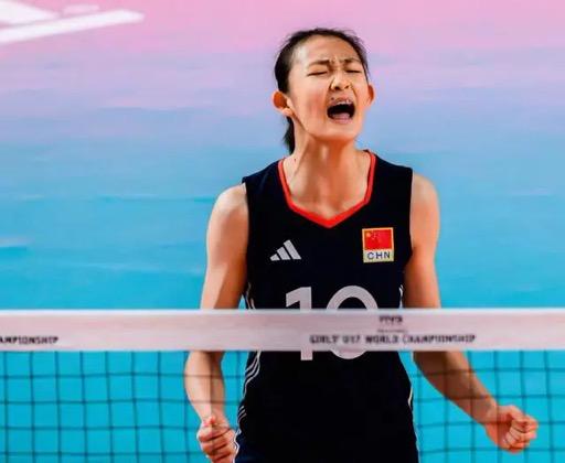 黄悦鑫身体条件太像朱婷，或成女排绝对核心！能否成为下一个巨星