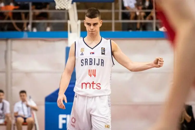 期待已久，雷霆天才后卫首秀惊艳，他曾是24届探花签的备选答案