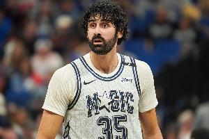 开云入口-美记：随着大瓦格纳&amp;小卡特都留队 竞争对手们开始询问比塔泽