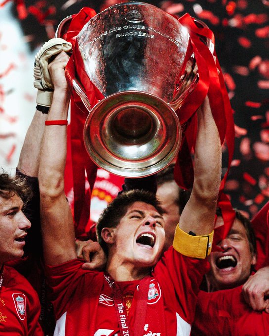 🏆伊斯坦布尔奇迹20周年！利物浦官方晒杰拉德捧杯图片