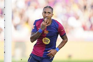 开云入口-真大腿！拉菲尼亚本赛季西甲参与巴萨30%进球，欧冠参与一半进球