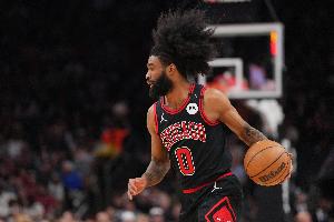 开云在线-状态炸裂！科比-怀特半场10中8&amp;4记三分轰下24分1板3助2断1帽