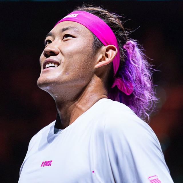 开云官网-张奔斗：紫发张之臻，马赛站紫气东来