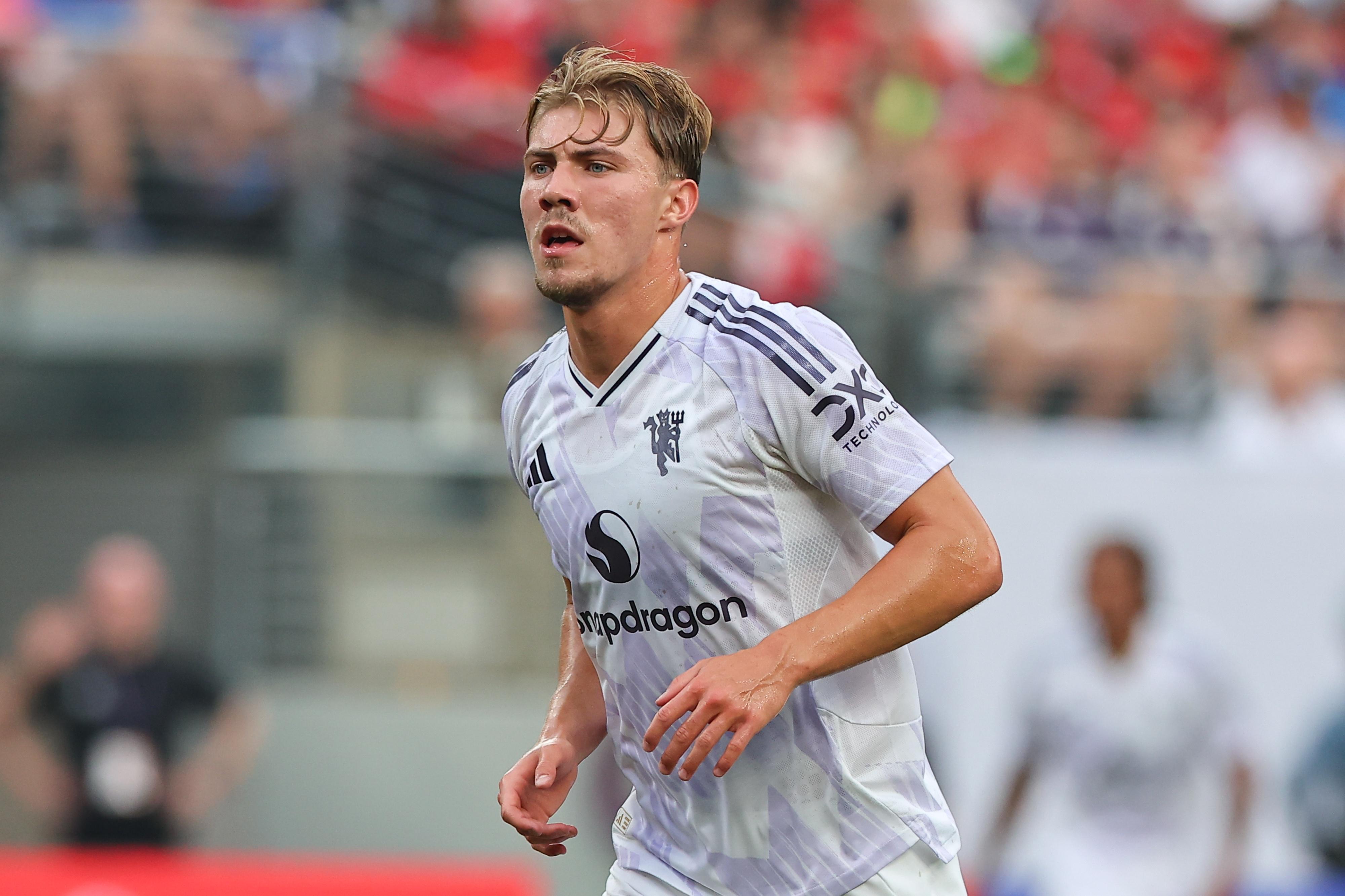 开云入口-TA：霍伊伦预计今天前往意大利，周日接受那不勒斯的体检