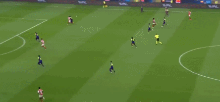 欧联杯半场：扎拉扎尔点射破僵+推射建功，布拉加暂2-0克卢日