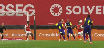 欧联杯半场：扎拉扎尔点射破僵+推射建功，布拉加暂2-0克卢日