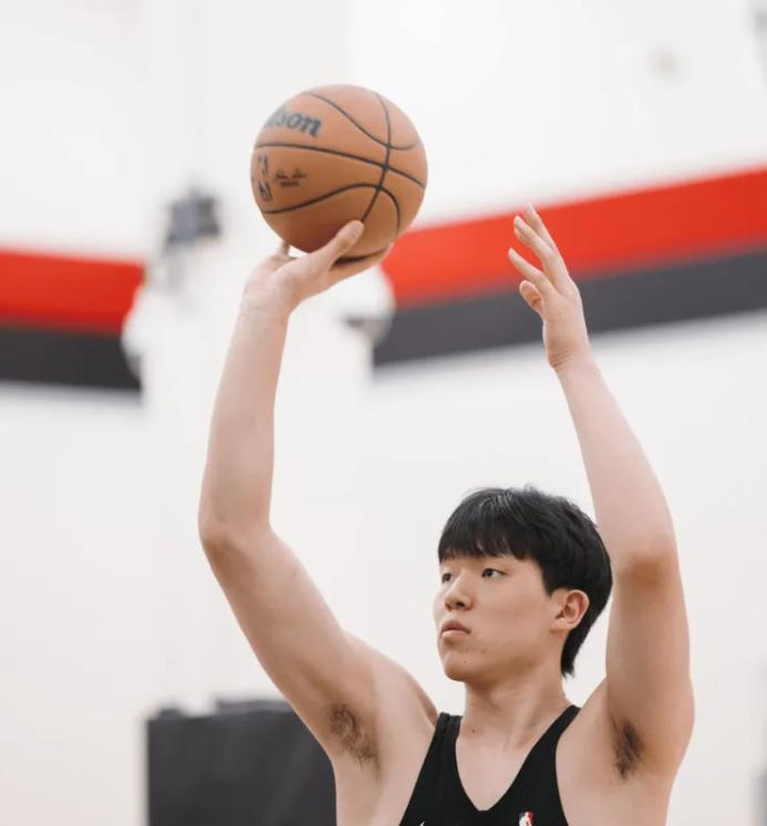 开云APP-不装了，杨瀚森大气发言！开拓者很欣慰，球迷：冲击新秀全明星赛