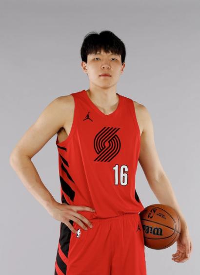 开云APP-不装了，杨瀚森大气发言！开拓者很欣慰，球迷：冲击新秀全明星赛