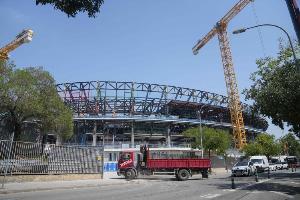 开云APP-每体：巴萨新赛季开局三连客不是个例，皇马在主场翻新时做法相同