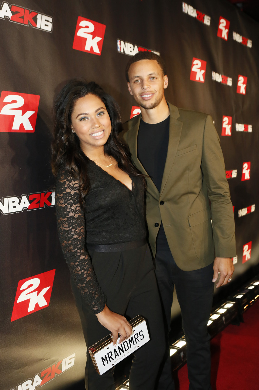 开云娱乐-夸梅观点：库里择偶失误致财产分割，伴侣选择需谨慎