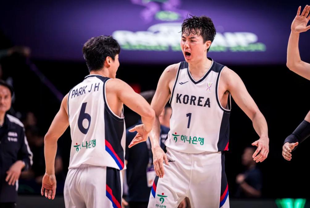 开云APP-中国男篮官宣，世预赛首战韩国，周琦曾凡博复出，全力争胜！