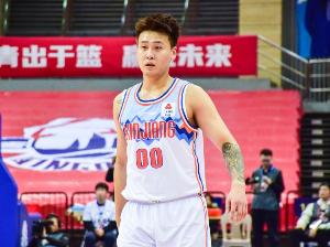 开云-媒体人：北京队大概率配不平赵睿交易 得再拉一家进来才有希望