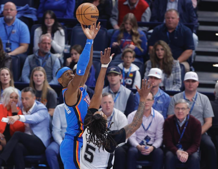 开云-21分大胜复仇！卫冕冠军强势复苏，亚历山大34分4盖帽完爆文班