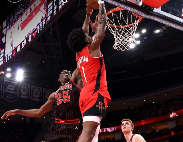 kaiyun-轻取公牛！杜兰特28+10，史密斯救命8分，火箭该让雨姐首发了