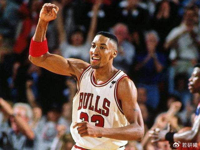 乔丹评历史最强五人组，科比詹皇均无缘，网友：这阵容能6连冠|勒布朗·詹姆斯|科比·布莱恩特|皮蓬|奥拉朱旺|总冠军_新浪体育_新浪新闻