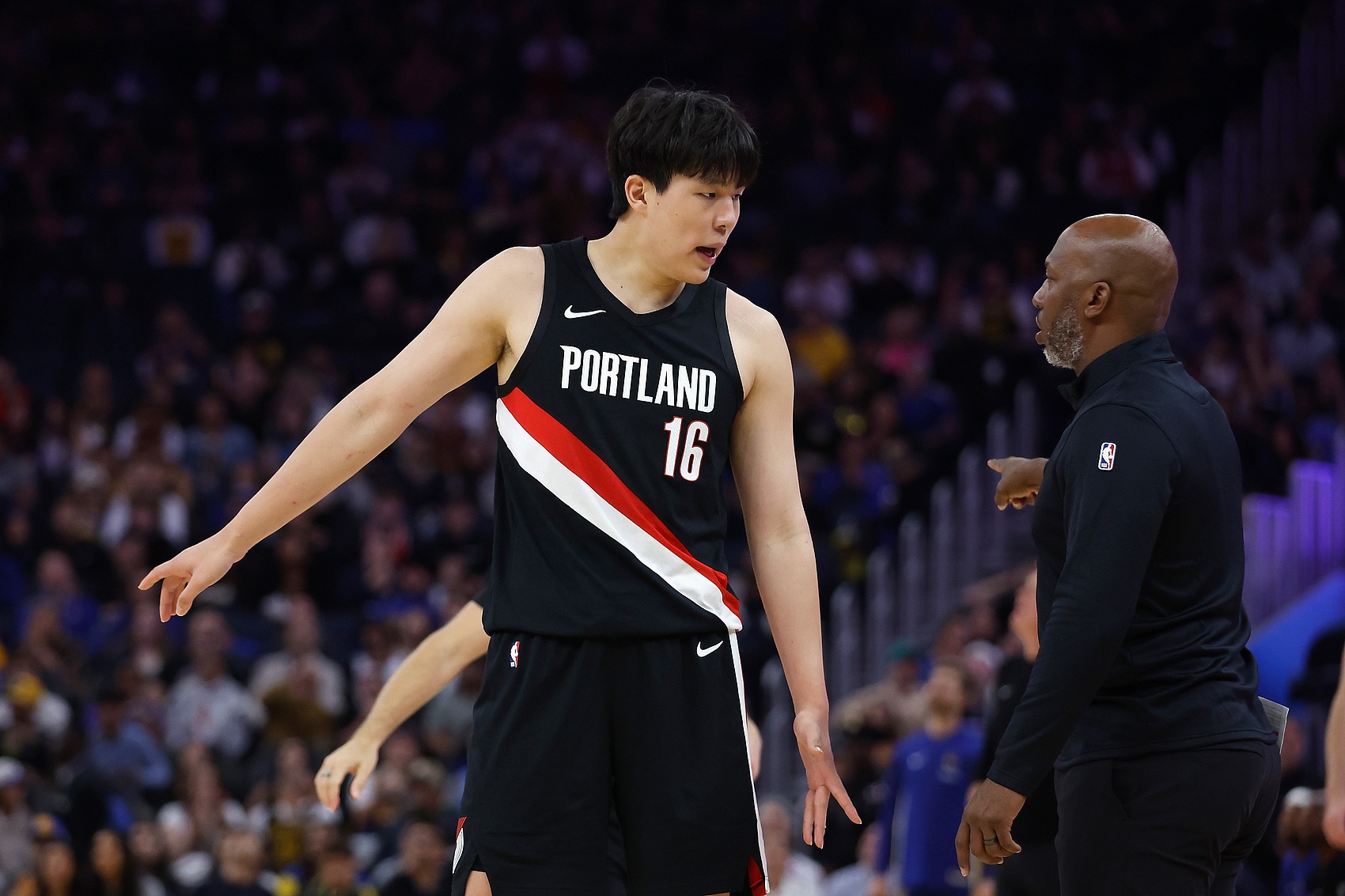 开云在线-杨瀚森2025十大比赛：季前赛单节14分 NBA首次首发 总得分超周琦