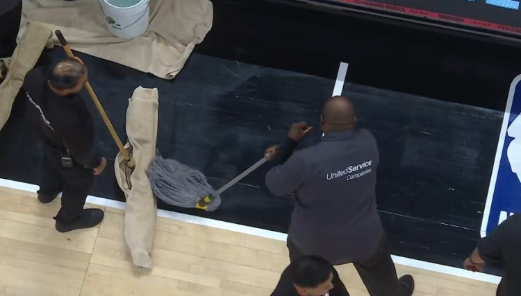 开云娱乐-9点比赛至今还没跳球！你觉得热火VS公牛的比赛还能进行吗？