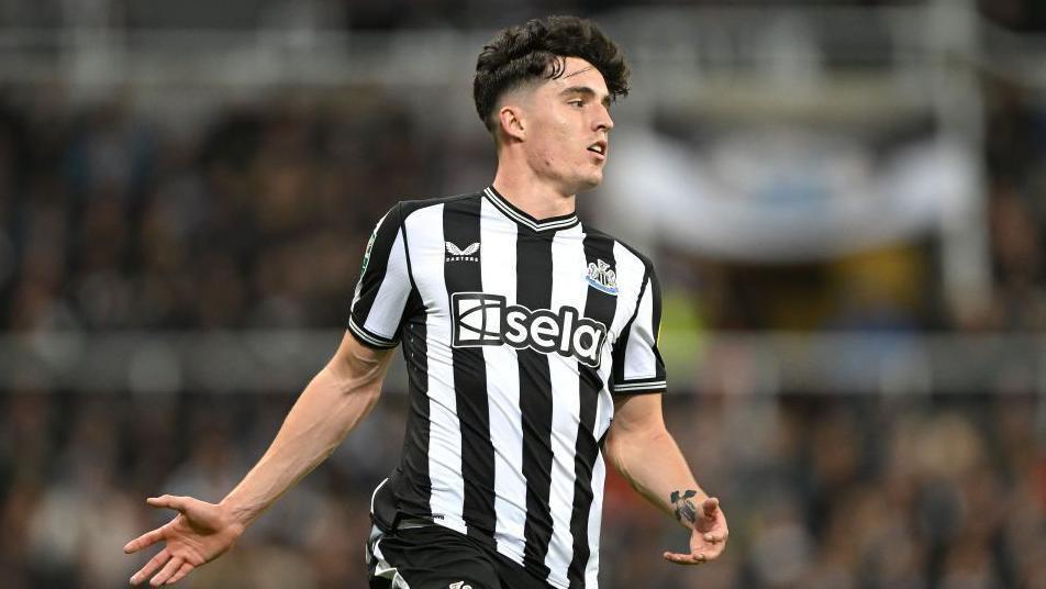 天空体育：纽卡后卫利夫拉门托腿筋受伤将会缺阵八周