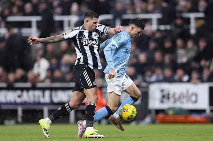 开云APP-曼城在各项赛事最近3个客场比赛的上半场，合计只有1次射正