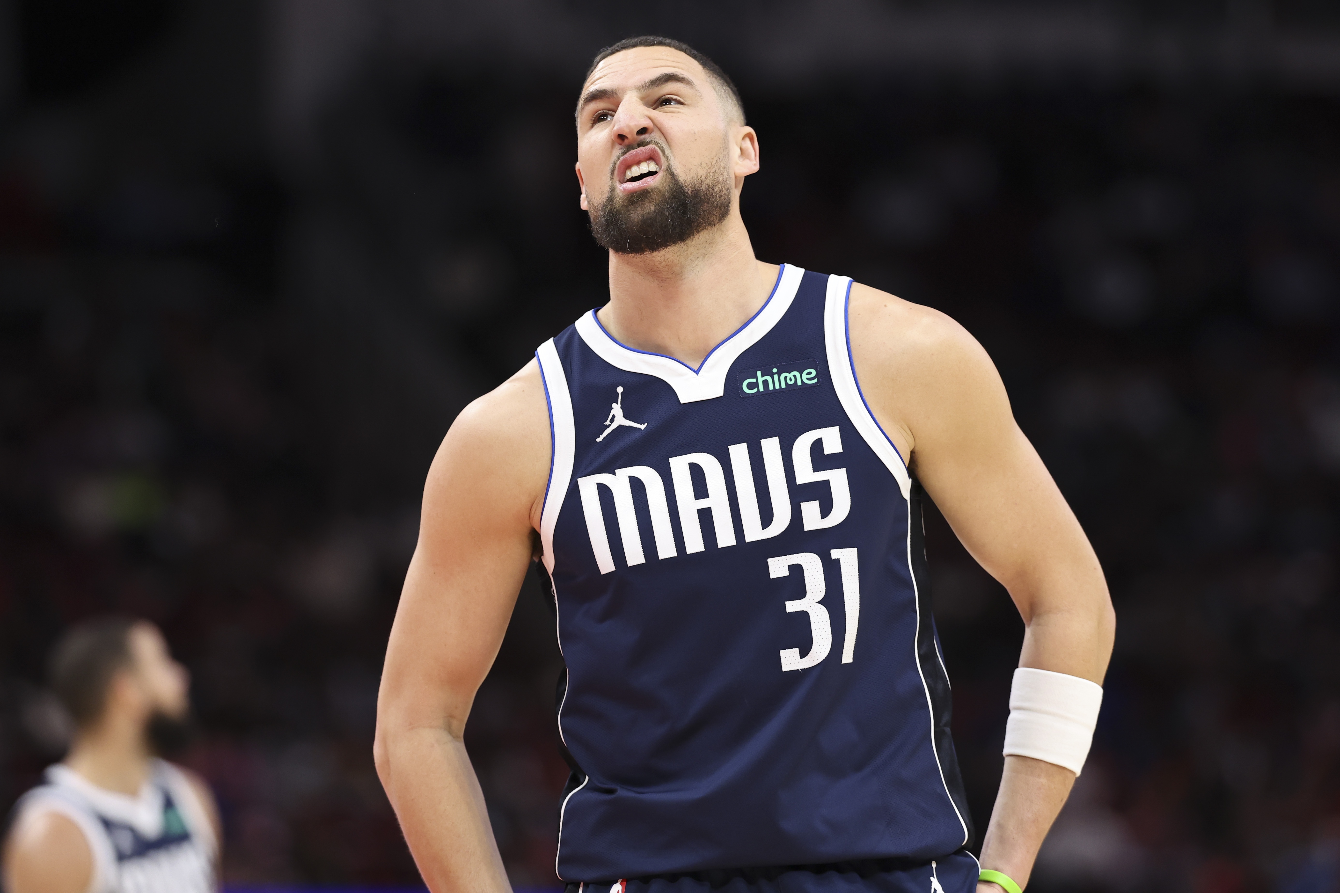 kaiyun-越打越坑了！克莱8中2得5分2板1助 三分6中1&amp;正负值-12