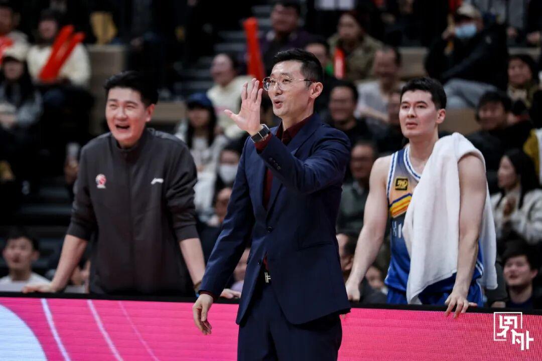 开云娱乐-CBA还能众筹换帅？