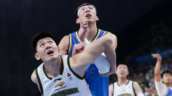 开云官网-让周琦替补，减曾凡博战术，引超级小外，北京队最佳调整方案浮现