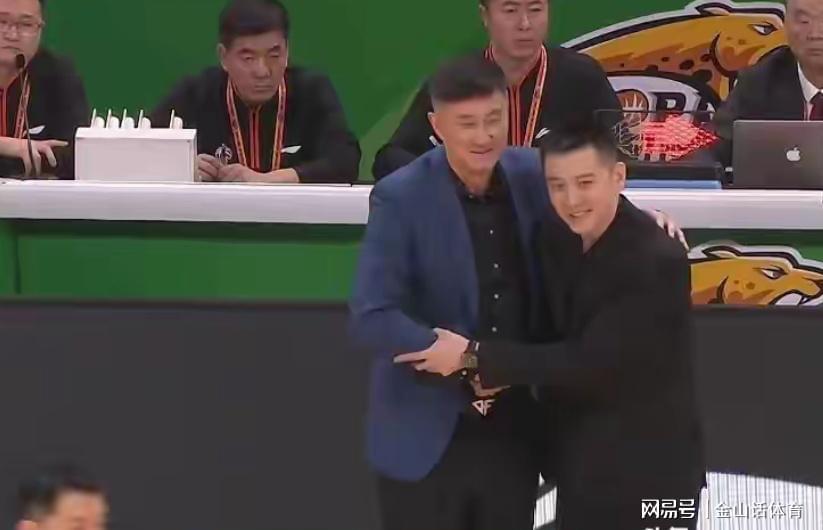 30分惨败！辽篮半场被打花，外援得分27比71，杜锋一番话杀人诛心