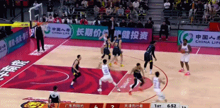 开云在线-菜鸡互啄！鬼才杜锋奇葩怪阵激活胡明轩，末节导演20-7逆转天津