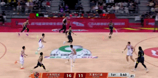 开云在线-菜鸡互啄！鬼才杜锋奇葩怪阵激活胡明轩，末节导演20-7逆转天津