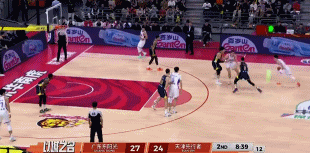 开云在线-菜鸡互啄！鬼才杜锋奇葩怪阵激活胡明轩，末节导演20-7逆转天津