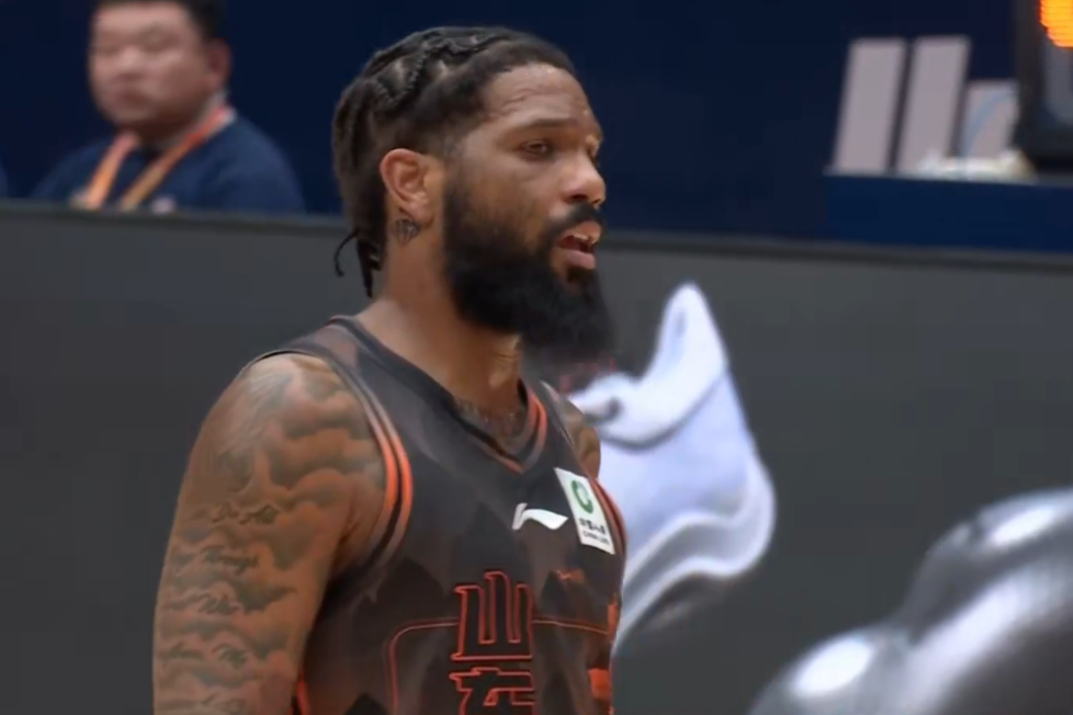 山东男篮双杀宁波，高诗岩单节暴走制造逆转，小将王证斩获11分