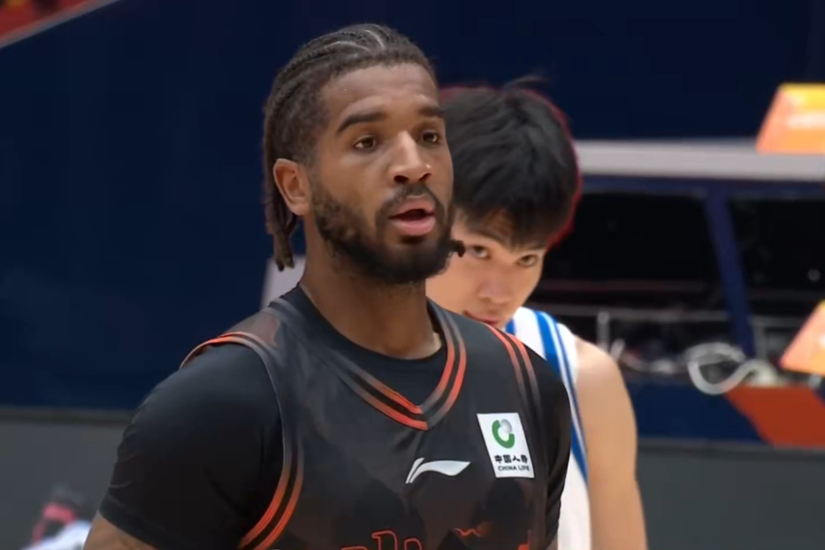 山东男篮双杀宁波，高诗岩单节暴走制造逆转，小将王证斩获11分