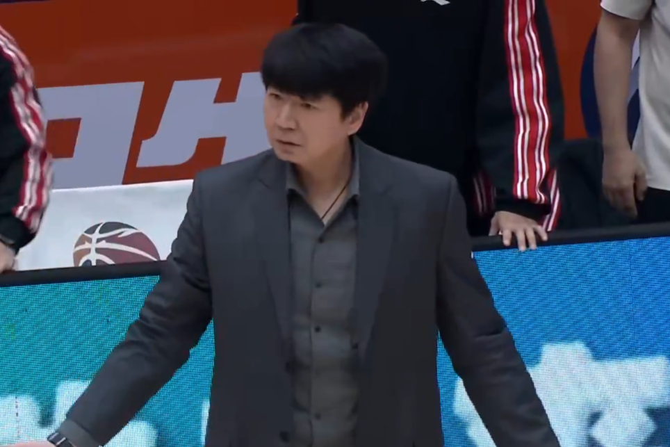 山东男篮双杀宁波，高诗岩单节暴走制造逆转，小将王证斩获11分