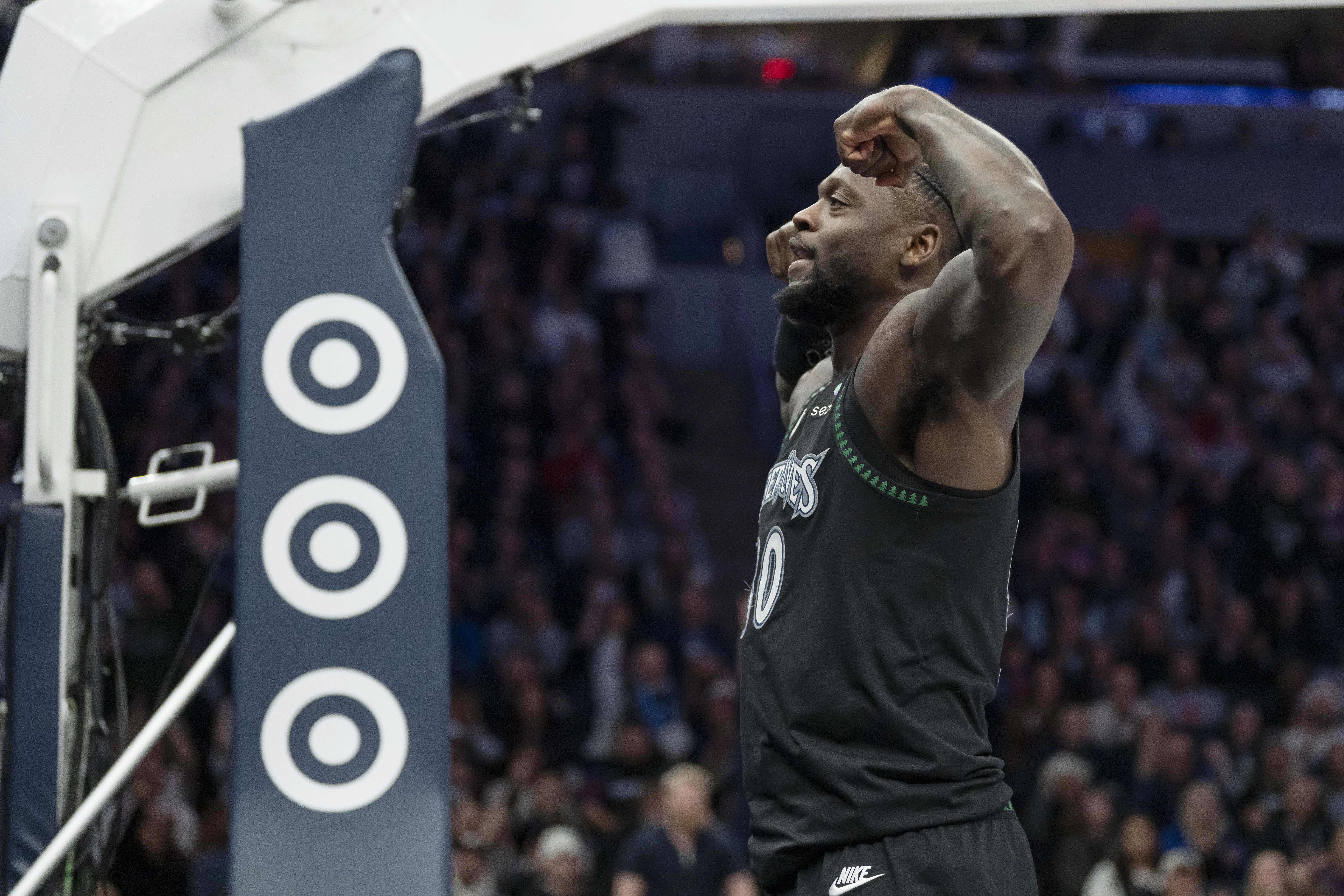 开云APP-手感热到发烫！森林狼全队三分43投22中 命中率达到51.1%