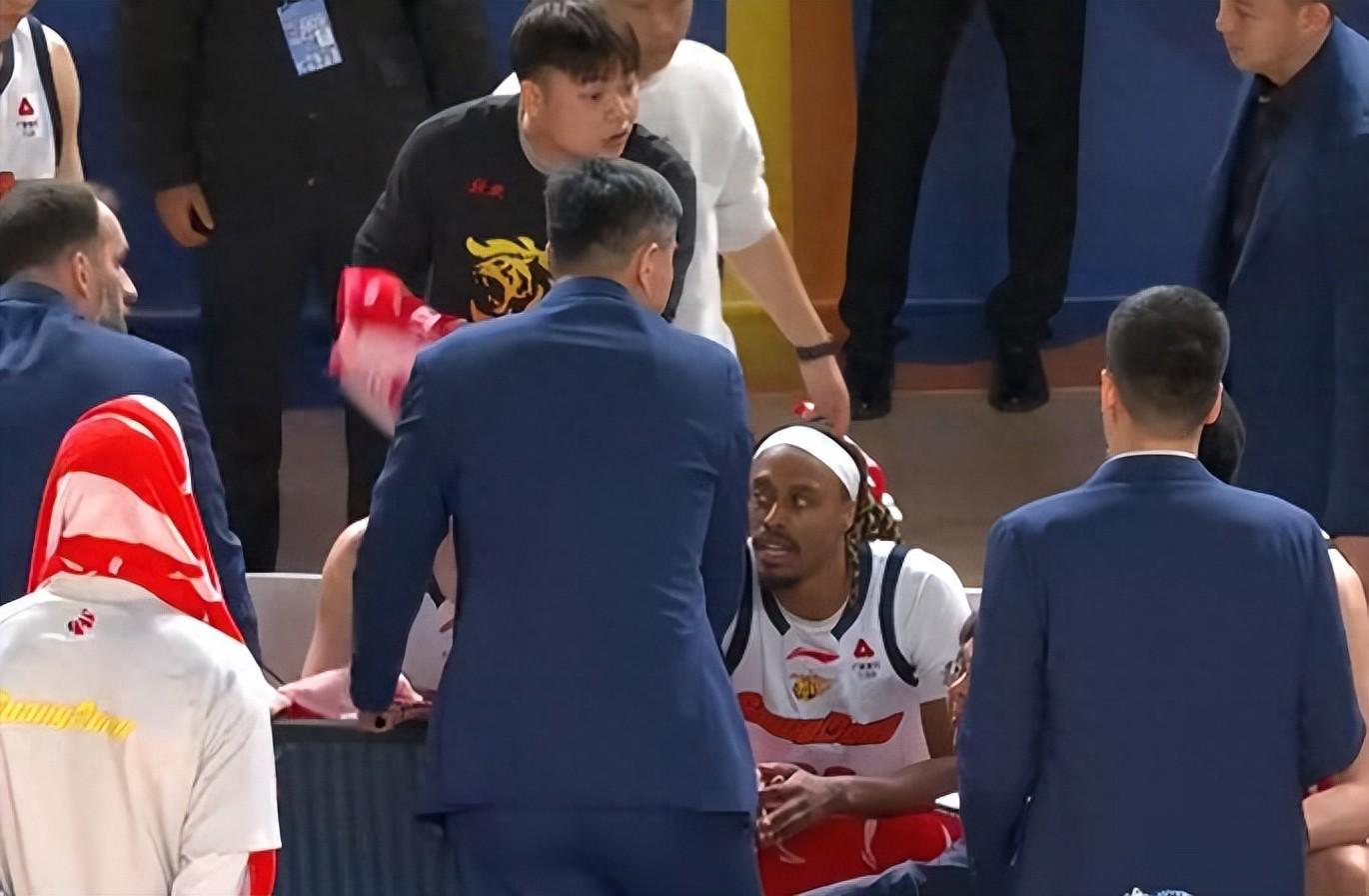 开云-全明星MVP0分，三分赛冠军投不进三分球，杜锋一手好牌打得稀碎