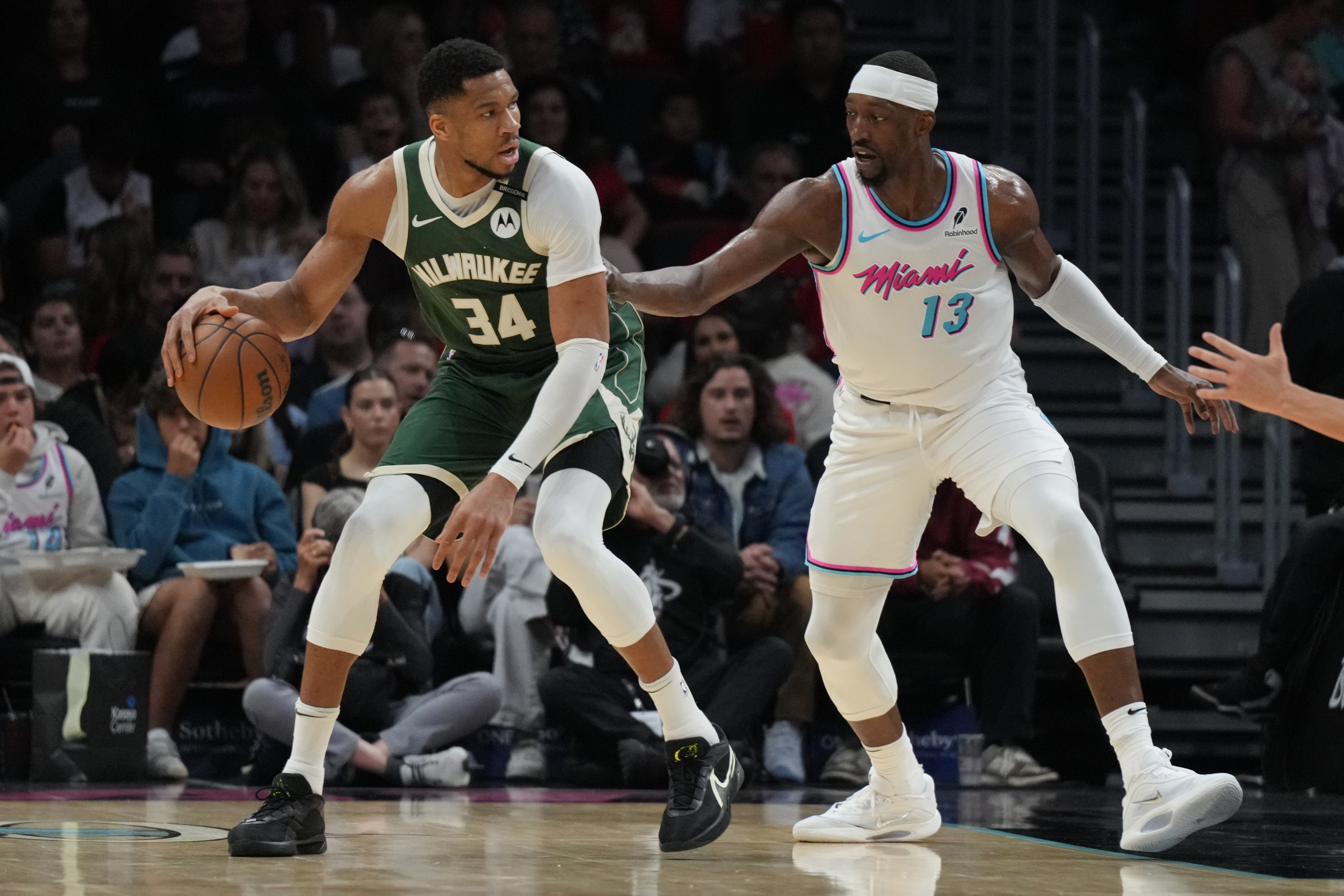 开云APP-字母：阿德巴约是最顶级的攻防一体球员 我每次对阵他都充满动力